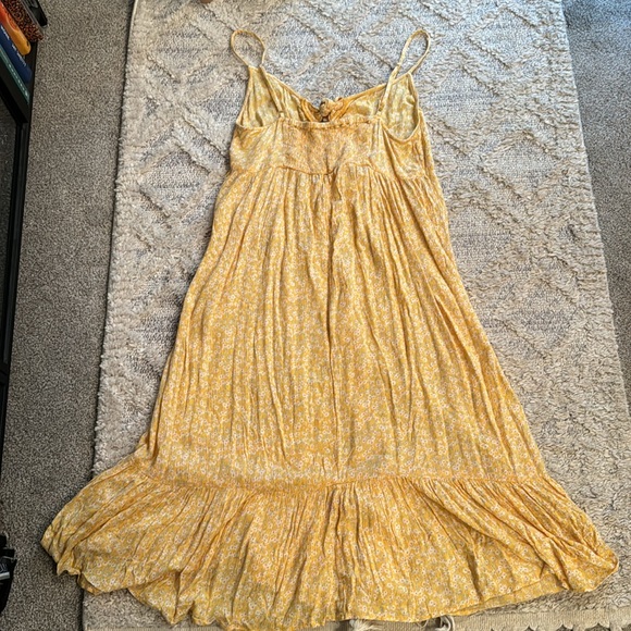 Mint condition Super cute button up, empire waist sundress. Yellow sundress L - Picture 8 of 9